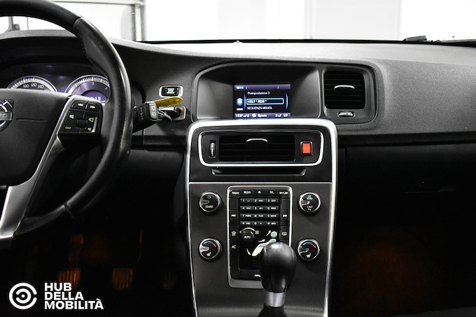 VOLVO V60 DRIVe Momentum